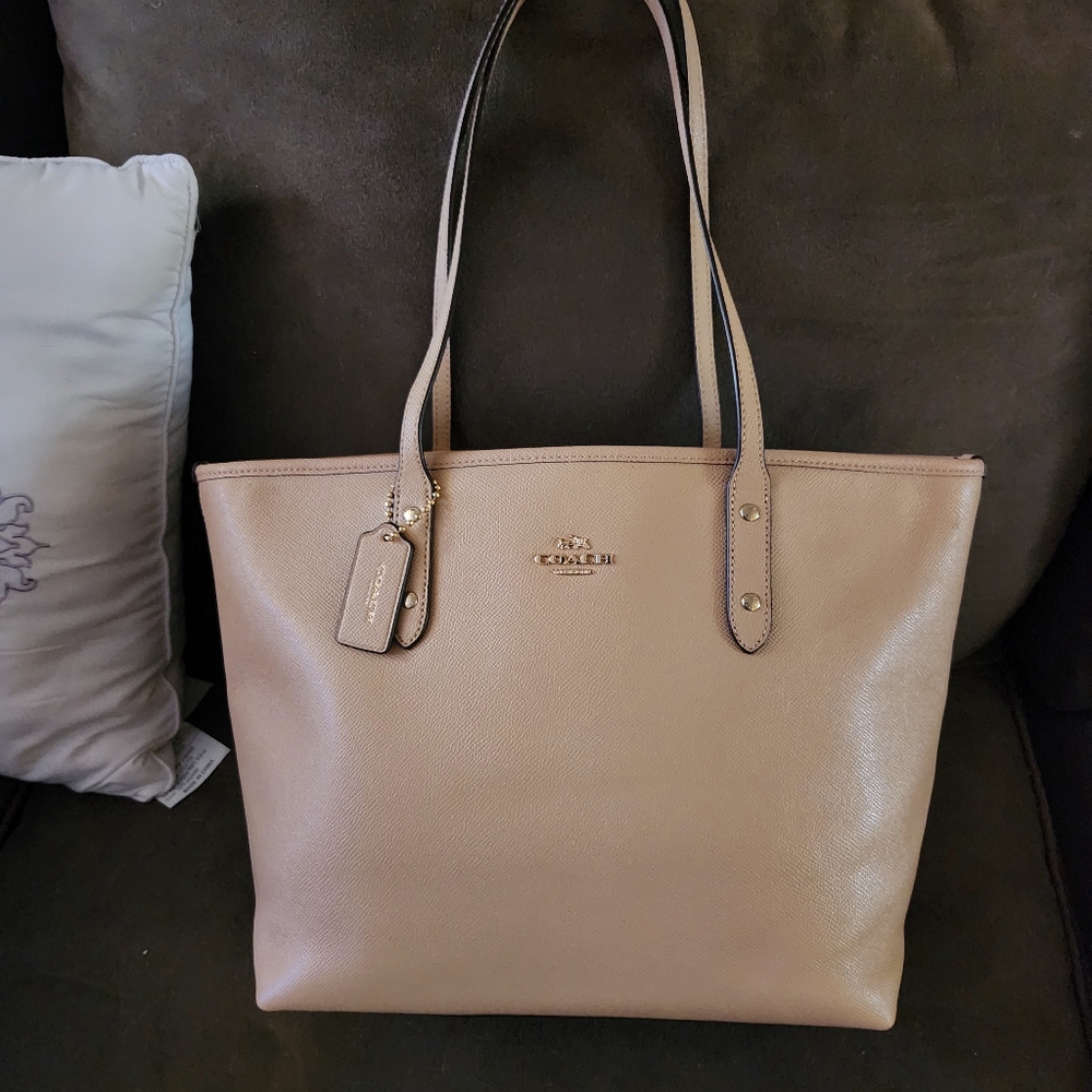 Woman's Coach Purse